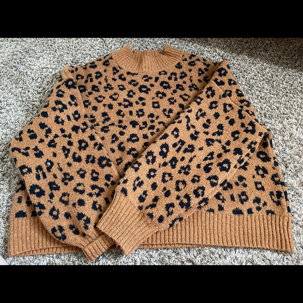Old navy cheetah sweater
